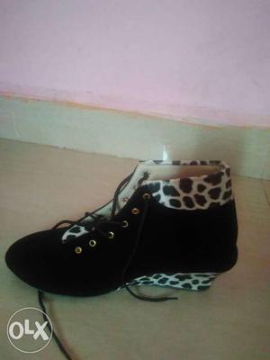 Ladies shoe, size - 7, never used