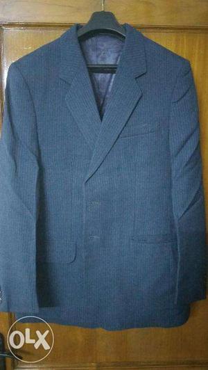 Men's coat in excellent condition.