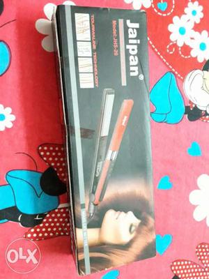 New hair straightner for sell.