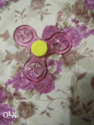 Pink Clear Plastic 3-lobe Hand Spinner