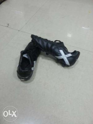 VectorX football shoes not even used once size= 6