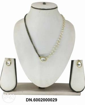 White And Black Pearled Necklace With Earrings