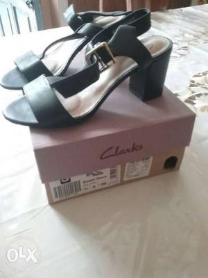 Women's Pair Of Black Leather Sling Back Clarks Pumps With