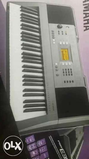 Yamaha PSR e353 Keyboard