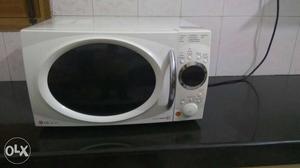 25 Litre LG microwave with Grill in excellent & perfect
