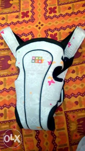 Baby's White Floral Carrier (12Kgs capacity)