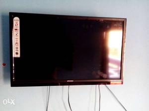 Black Flat Screen TV 32inch