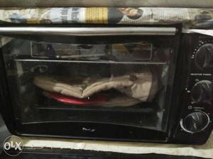 Prestige Oven for quick sale. This is hardly used