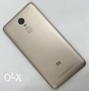 Redmi Note 3 gold color. Screen has been