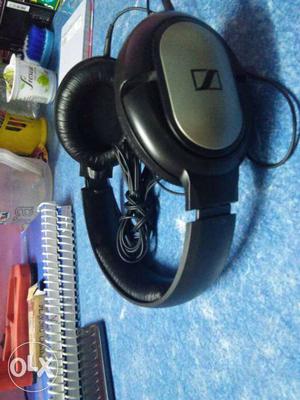 Sinnheiser Headphone only 1Months use price negotiable