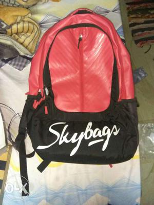 Skybags bag pack. 3 pockets, with rain cover,