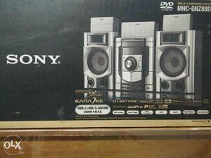 Sony music system single hand operate good