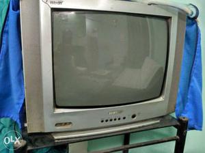 Urgent Sale. SAMSUNG TV,21 "inches. Silver