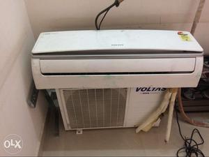 Voltas 1.5 ton ac with stabilizer 1.5 years old