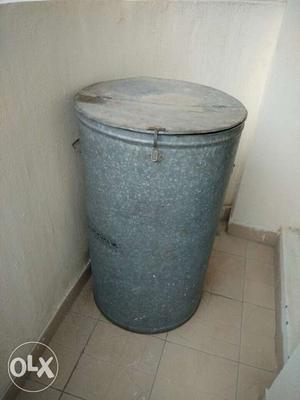  kg capaaity qhite sheet drum ok condition at