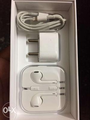 Brand new sealed i phone charger and earphone For