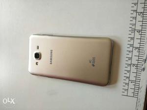 Good condition 4 months used Samsung galaxy j7