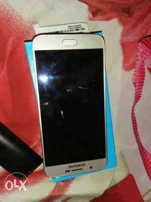 Good condition Samsung A8 mobile box phone