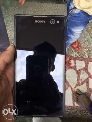 I am selling my Sony Xperia c3 good condition box
