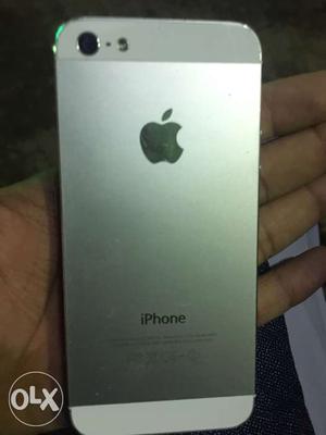 Iphone 5 16 gb with bill box earphone charger