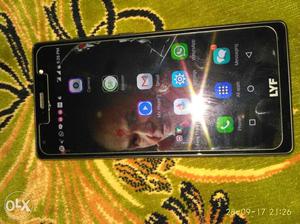 Lyf f1s 32gb 16 mp camera 1month used