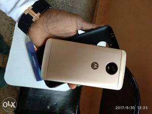 Moto E4+ Plus, just 7 days old... It comes with 3