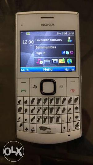 Nokia X2-01 It includes MP3 with a dedicated