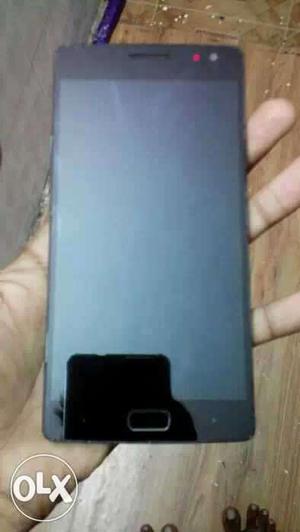 One plus two in excellent condition 4 GB RAM 64
