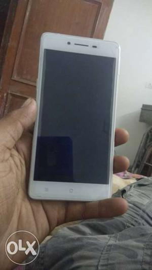 Oppo R7 lite 2 gb ram 16 gb internal out of