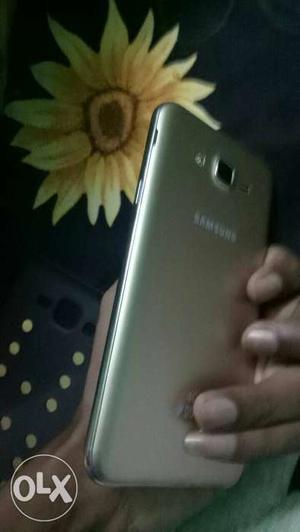 Samsung galaxy j7... just 10th month good