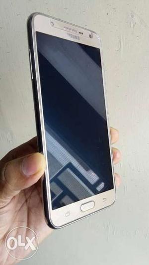 Samsung j7 phone with all original accessories