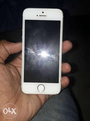14 months old iphone 5s in good condition with