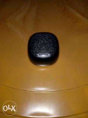 Black Nokia portable speaker