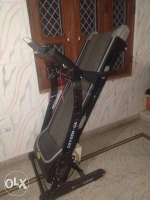 Black Oxygen-CA Treadmill