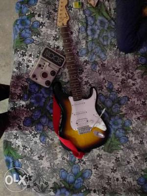 Fender Electric Guitar with Zoom Effect Padel and Play Mate