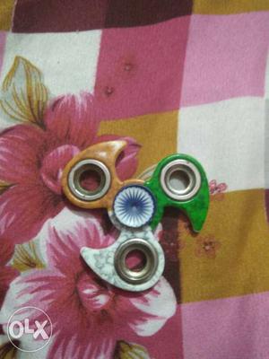 Green, White, And Brown 3-lobe Hand Spinners