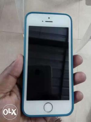 Iphone 5s 16 gb urgent sale... mobile is very