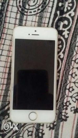 Iphone 5s.32gb good condition charger