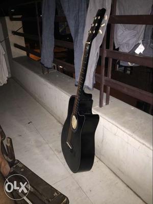 Jaurez unused acoustic guitar want to sell it due