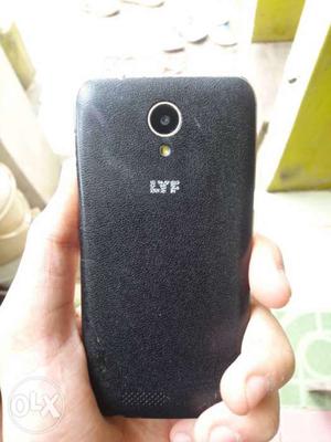 LYF falme 6 mobile in good working condition with