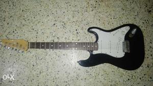 Pluto Mdc electric guitar in superb condition for