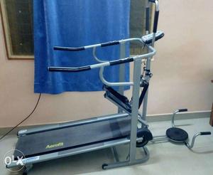 4 in 1 Functioning Manual Treadmill in excellent condition..
