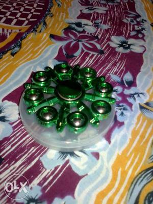 Green 8-lobe Fidget Spinner