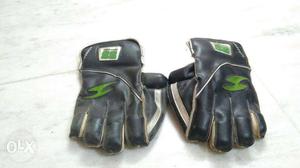 Green-and-black Leather Motorcycle Gloves