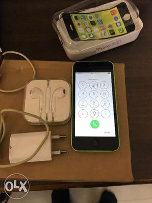 IPhone 5C 16gb Green colour with original charger