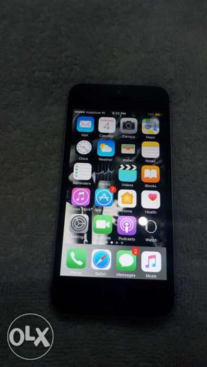 IPhone 5s in mint condition, scratchless no dent,