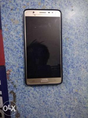 In a very good condition Samsung 76 max. Only