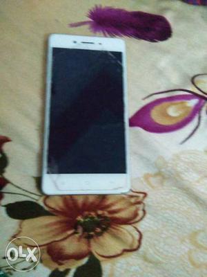 Oppo f1f in very good condition. 3.0gb ram,