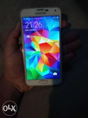 Samsung Galaxy s5. With box. Charger. Headphones.