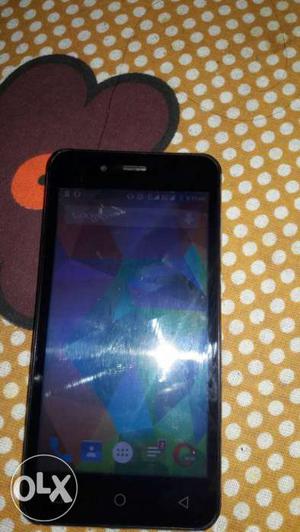 Single hand mobile in very good condition. It is